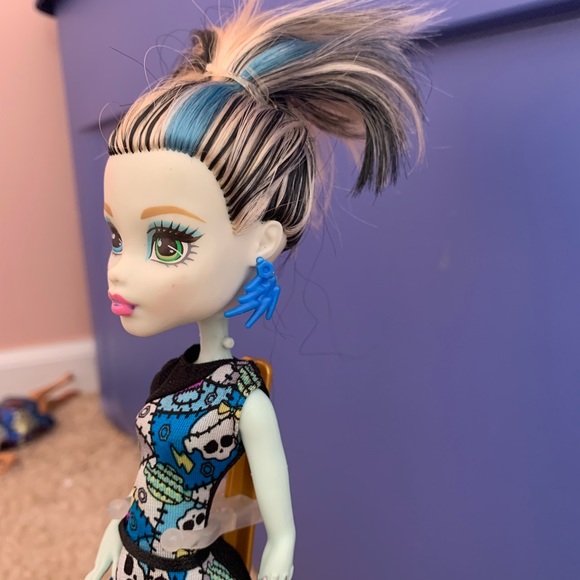 MONSTER HIGH FRANKIE STEIN “HOW DO YOU BOO” DOLL - Picture 4 of 7